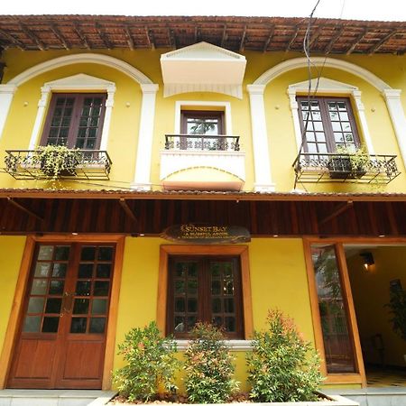 The Sunset Bay Hotel Fort Kochi ภายนอก รูปภาพ