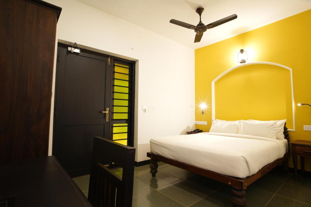 The Sunset Bay Hotel Fort Kochi ภายนอก รูปภาพ