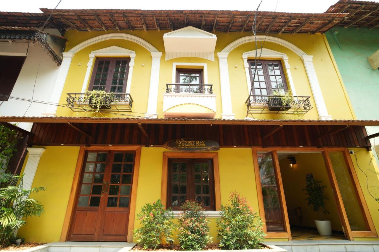 The Sunset Bay Hotel Fort Kochi ภายนอก รูปภาพ