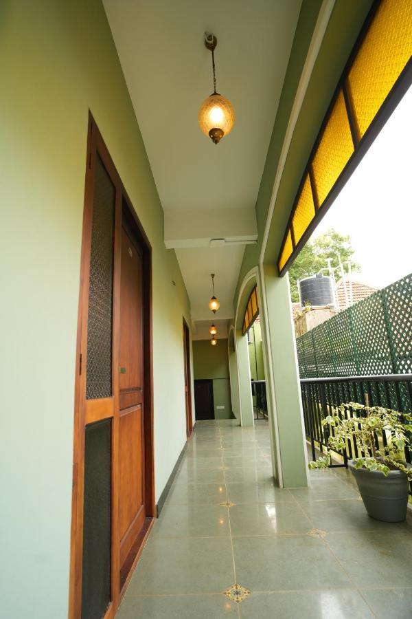 The Sunset Bay Hotel Fort Kochi ภายนอก รูปภาพ